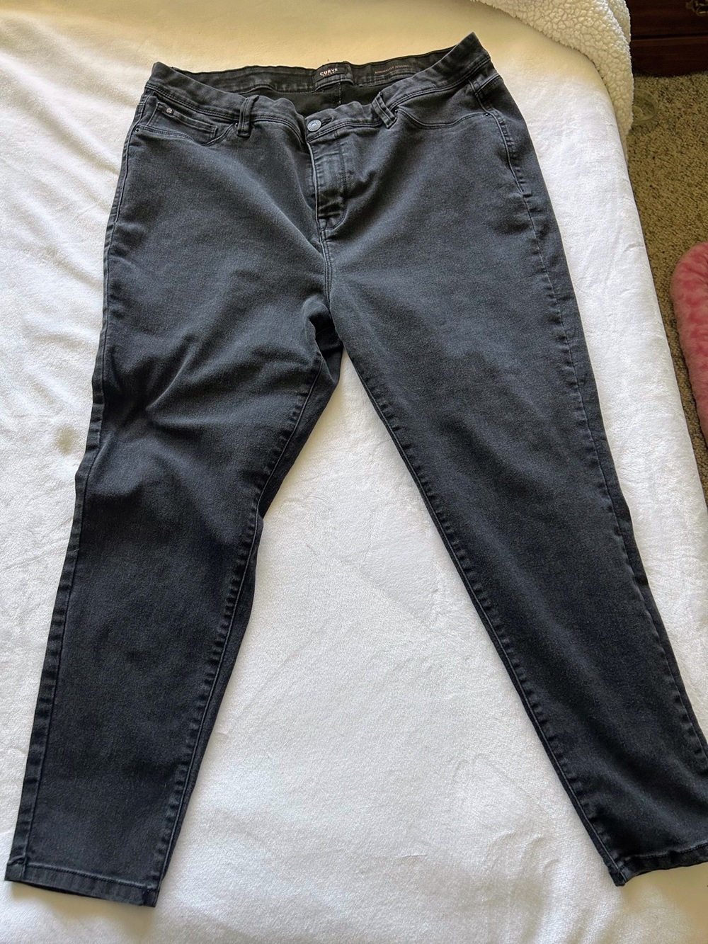 Curb Appeal Women’s Jeans - Black 
Classic Stretch Fit